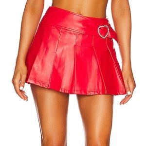 Revolve Red Faux Leather Pleated Mini Skirt SMALL Tennis Heart More to Come NEW